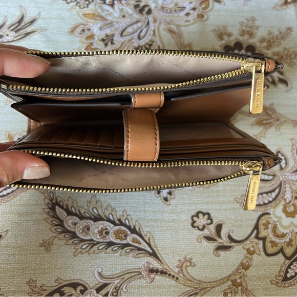 MICHAEL KORS Brown Adele Logo Detachable Wristlet Wallet - Picture 5 of 8